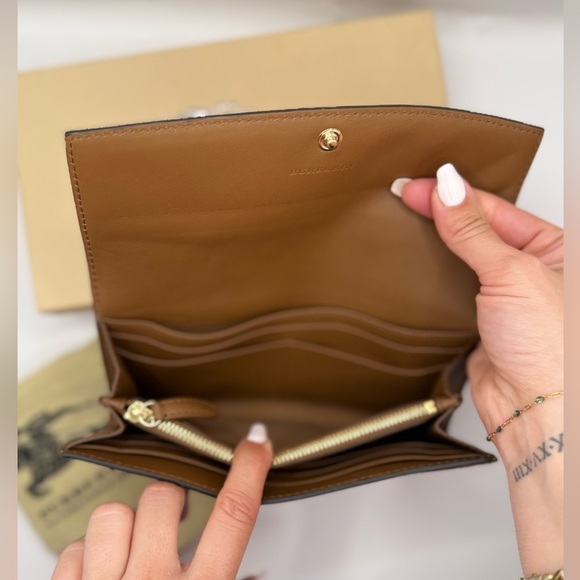 NEW BURBERRY HARRIS LONG WALLET CHECK PATTERN PRINT - Picture 5 of 9